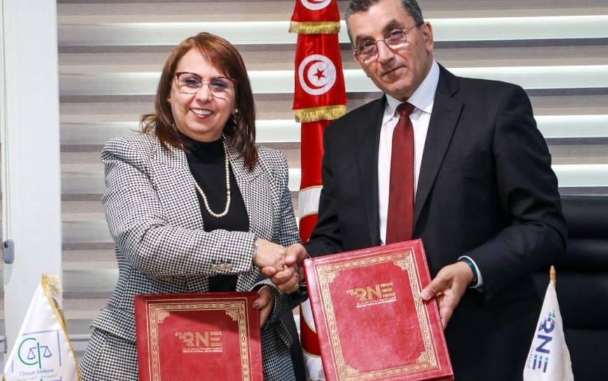 اتفاقية تعاون بين السجل الوطني للمؤسسات والعيادة القانونية للتّجديد البيداغوجيّ